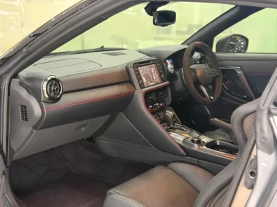 2019 Nissan GT-R Nismo 3.8L V6 Twin-Turbo Engine Grey Black Sports Car European Specs