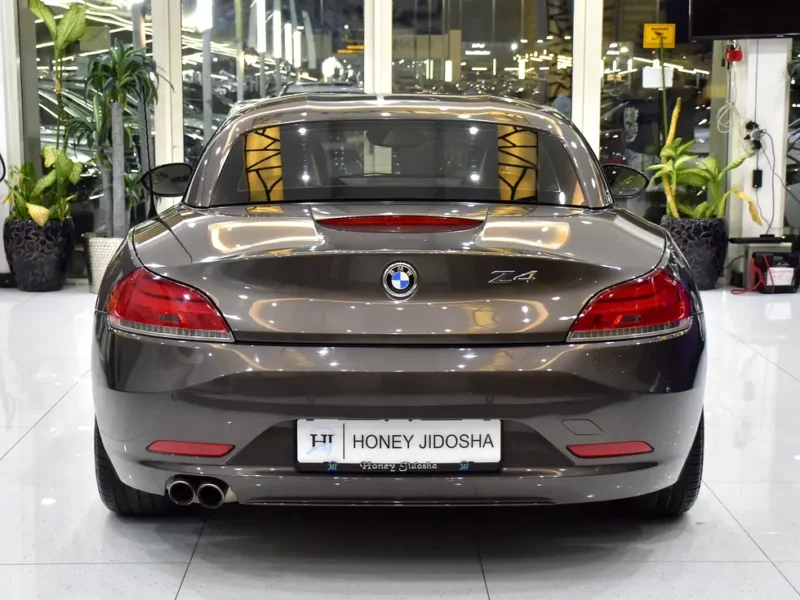 2012 BMW Z4 sDrive23i 6 Cylinders Petrol Engine Brown Beige Hard Top Convertible GCC