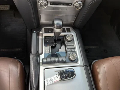 2019 Toyota Land Cruiser VXR Grand Touring 5.7L V8 Petrol Engine Silver Brown SUV GCC Specs