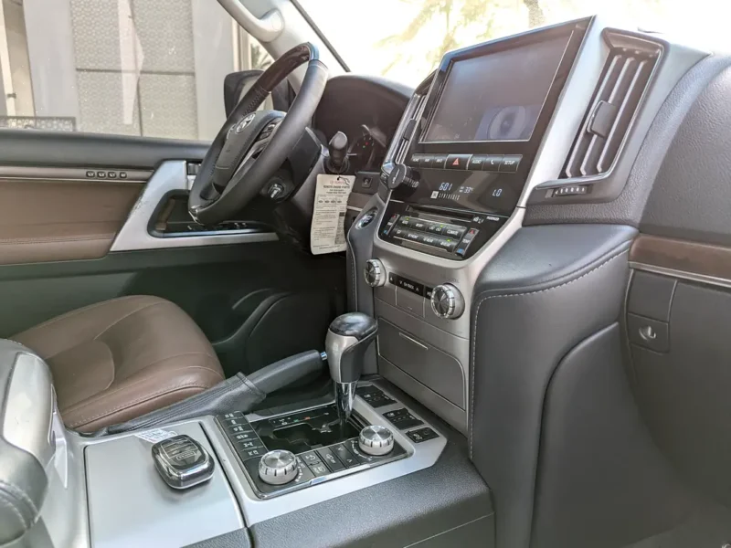 2019 Toyota Land Cruiser VXR Grand Touring 5.7L V8 Petrol Engine Silver Brown SUV GCC Specs