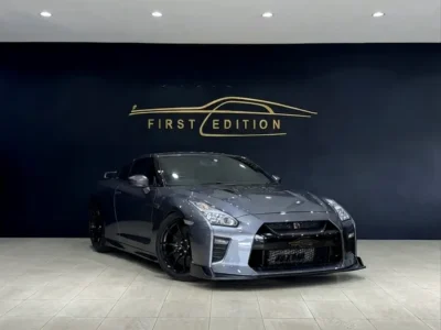 2019 Nissan GT-R Nismo 3.8L V6 Twin-Turbo Engine Grey Black Sports Car European Specs