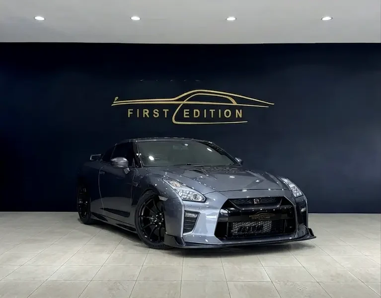 2019 Nissan GT-R Nismo 3.8L V6 Twin-Turbo Engine Grey Black Sports Car European Specs