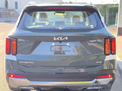 2026 Kia Sorento 2.5 Litres 4-Cylinder Petrol Engine Green Beige SUV GCC Specs FULL OPTION