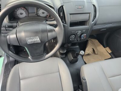 2026 ISUZU D-MAX Single Cab 2.5L Common Rail 4 Cylinder Turbo Diesel Silver Beige Pickup