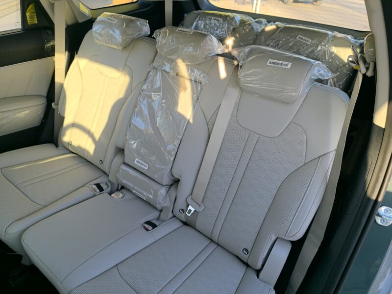 2026 Kia Sorento 2.5 Litres 4-Cylinder Petrol Engine Green Beige SUV GCC Specs FULL OPTION