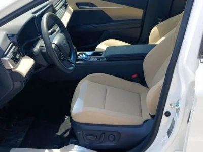 2025 Toyota Camry E 2.5 Litres 4 Cylinders Petrol Engine White Beige Sedan GCC Specs Automatic