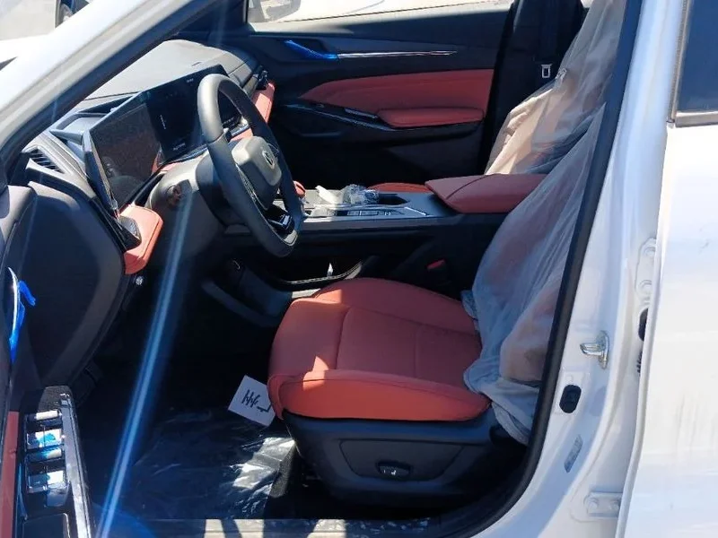 2026 Changan X5 Plus Pioneer 1.5 Litres 4 Cylinders Petrol Engine White Red SUV Chinese Specs
