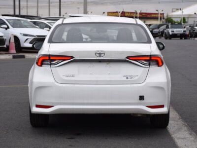 2025 Toyota Corolla XLI EXECUTIVE HEV 1.8L 4 Cylinders Engine White Grey Sedan GCC