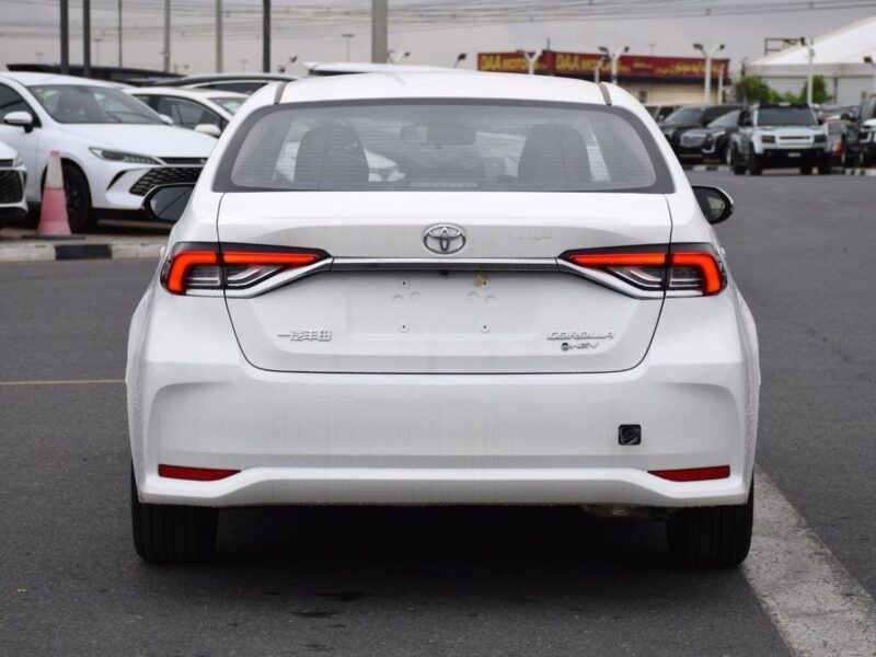 2025 Toyota Corolla XLI EXECUTIVE HEV 1.8L 4 Cylinders Engine White Grey Sedan GCC