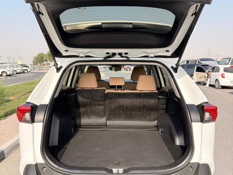 2022 TOYOTA RAV 4 XLE HYBRID 2.5 Litres V4 Engine White Mustard SUV American Specs