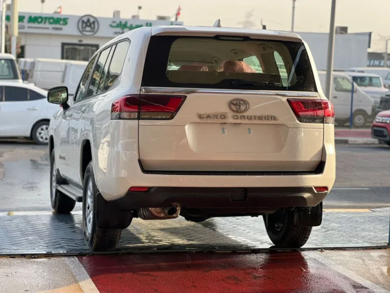 2026 Toyota Land Cruiser EXR 4.0 Litres 6 Cylinders Petrol Engine White Beige SUV GCC Specs