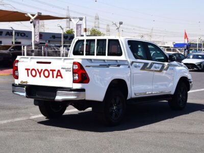 2026 Toyota Hilux SR5 2.7 Litres 4 Cylinders Petrol Engine White Maroon Pickup Truck GCC