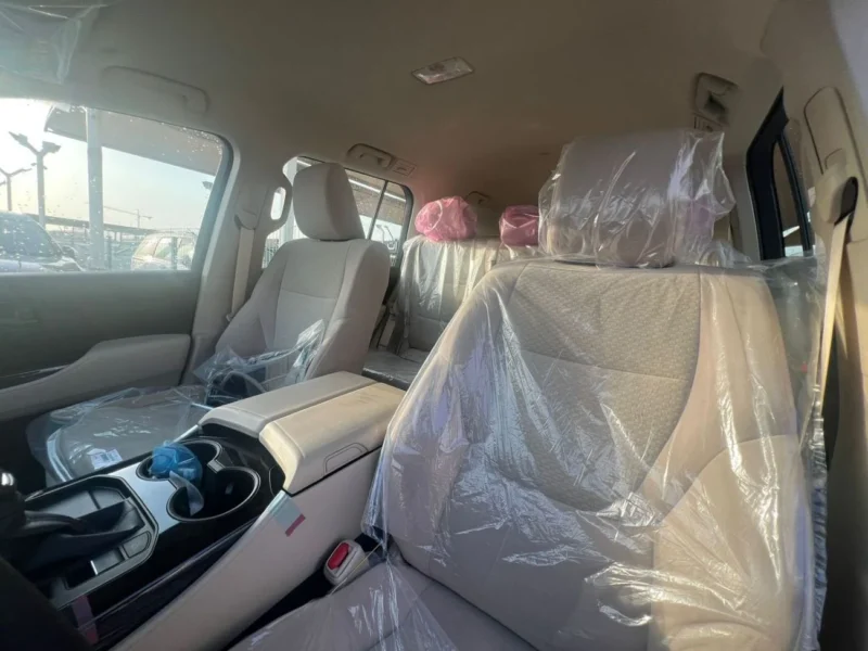 2026 Toyota Land Cruiser EXR 4.0 Litres 6 Cylinders Petrol Engine White Beige SUV GCC Specs