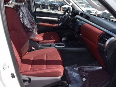 2026 Toyota Hilux SR5 2.7 Litres 4 Cylinders Petrol Engine White Maroon Pickup Truck GCC