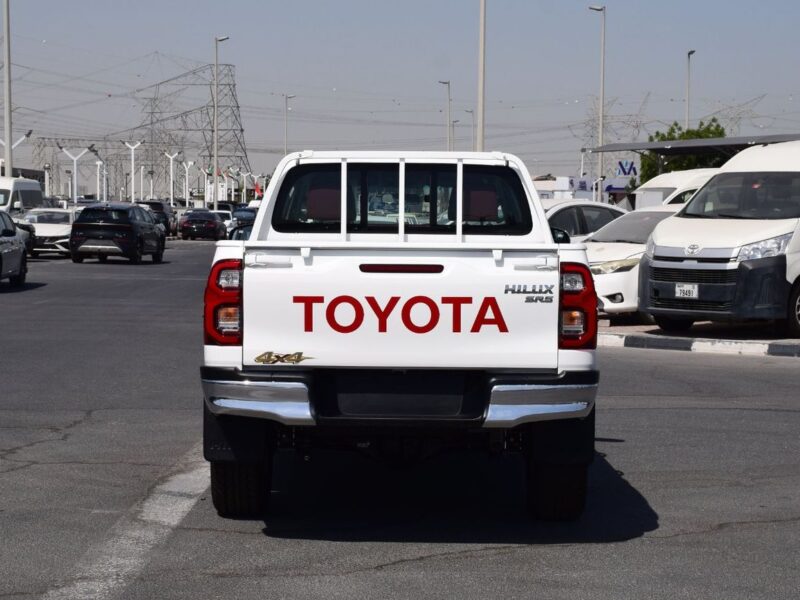 2026 Toyota Hilux SR5 2.7 Litres 4 Cylinders Petrol Engine White Maroon Pickup Truck GCC