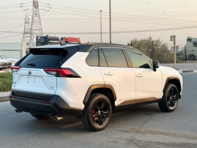 2022 TOYOTA RAV 4 XLE HYBRID 2.5 Litres V4 Engine White Mustard SUV American Specs