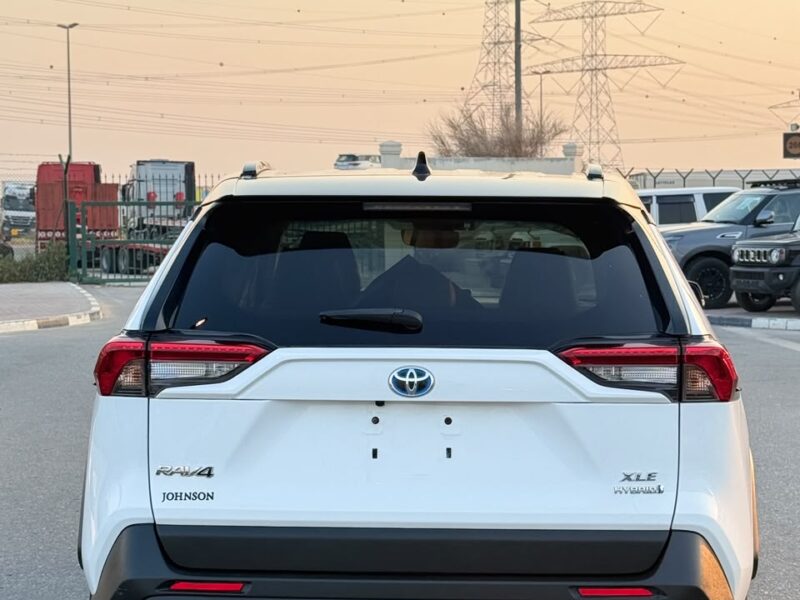 2022 TOYOTA RAV 4 XLE HYBRID 2.5 Litres V4 Engine White Mustard SUV American Specs