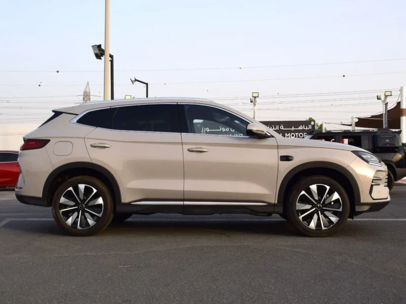 2025 BYD SONG PLUS Premier 1.5 Litres 4 Cylinders Plug-in hybrid Engine Beige White SUV