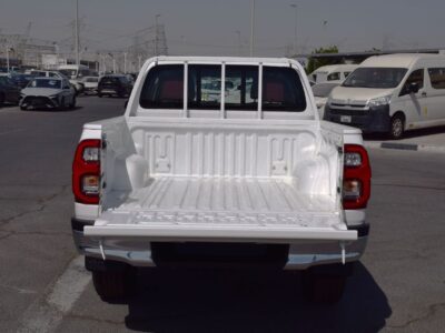 2026 Toyota Hilux SR5 2.7 Litres 4 Cylinders Petrol Engine White Maroon Pickup Truck GCC