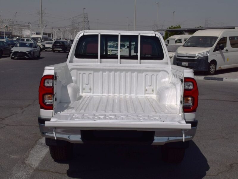 2026 Toyota Hilux SR5 2.7 Litres 4 Cylinders Petrol Engine White Maroon Pickup Truck GCC
