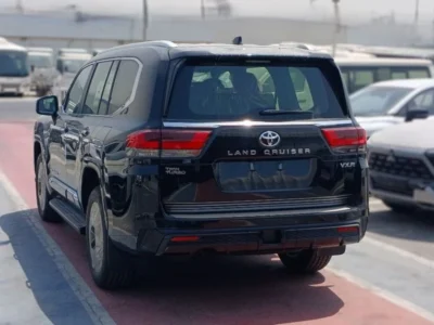 2026 Toyota Land Cruiser LC300 VXR 3.5L 6 Cylinders Petrol Engine Black Red SUV GCC Specs