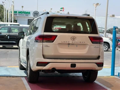 2026 TOYOTA LAND CRUISER 300 GXR 3.5 Litres 6 Cylinders Petrol Engine White Beige SUV GCC