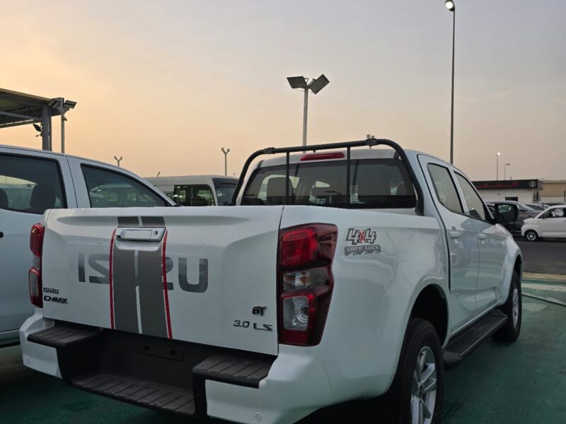 2026 ISUZU D-MAX GT 3.0L TURBO DIESEL4 Cylinders DC 4×4 White Grey Pickup Truck GCC