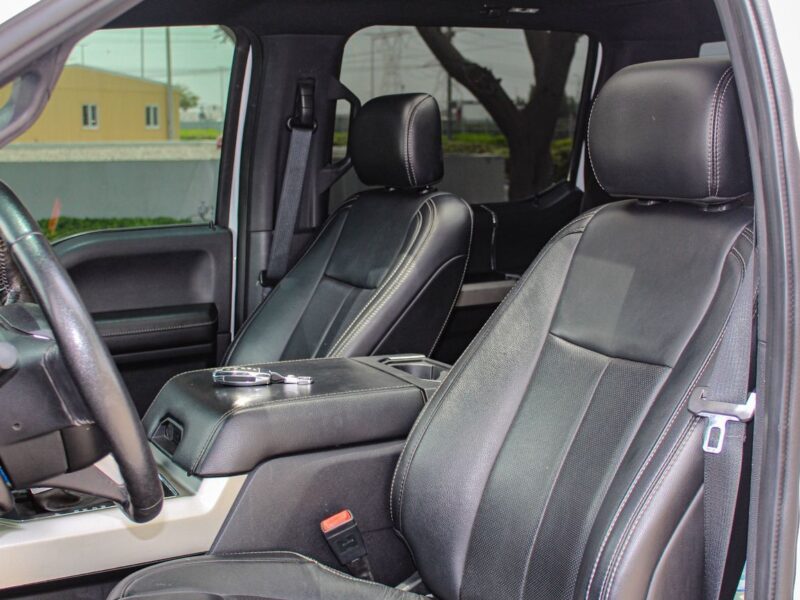 2020 FORD F-150 LARIAT 5.0 Litres 8 Cylinders Petrol Engine White Black Pickup Truck