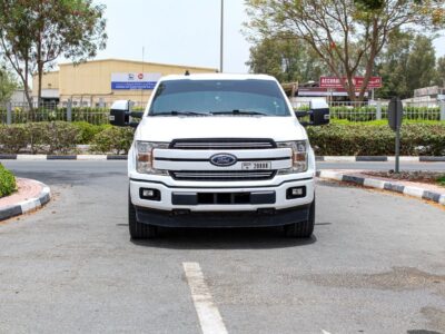 2020 FORD F-150 LARIAT 5.0 Litres 8 Cylinders Petrol Engine White Black Pickup Truck