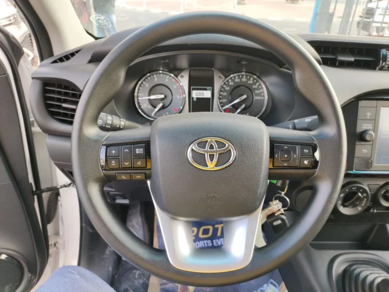2026 Toyota Hilux SR5 Double Cabin 2.4L Diesel 4 Cylinders Turbo Engine White Black Pickup