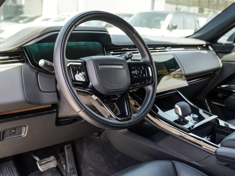 2024 Land Rover Range Rover Sport Dynamic SE P400 3.0L 6 Cylinders Petrol Engine Black SUV