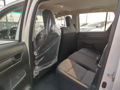 2026 Toyota Hilux SR5 Double Cabin 2.4L Diesel 4 Cylinders Turbo Engine White Black Pickup