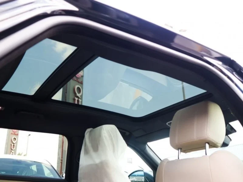2021 Land Rover Range Rover Velar R-DYNAMIC SE 4 Cylinders Petrol Engine Black Beige SUV