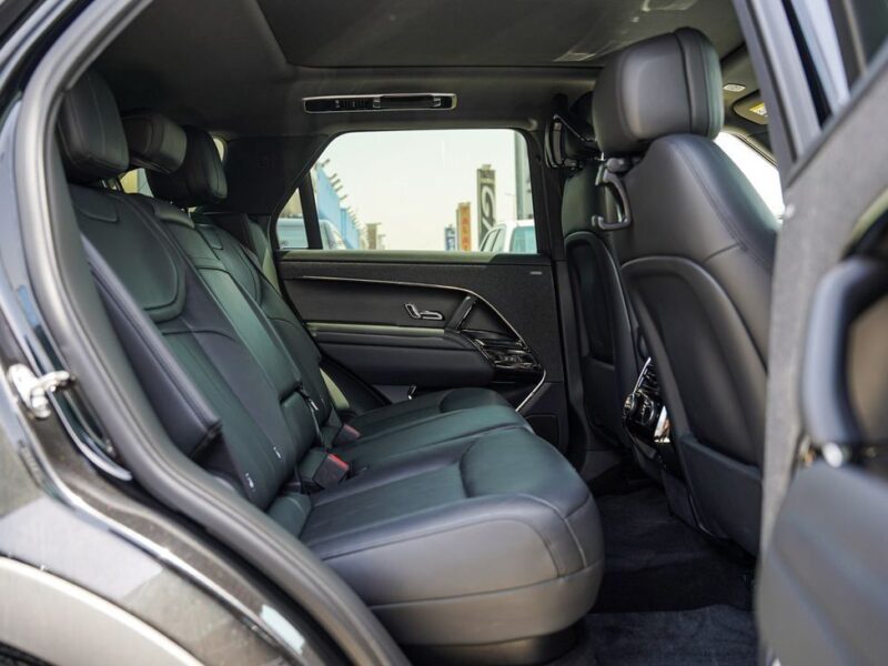 2024 Land Rover Range Rover Sport Dynamic SE P400 3.0L 6 Cylinders Petrol Engine Black SUV