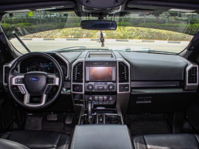 2020 FORD F-150 LARIAT 5.0 Litres 8 Cylinders Petrol Engine White Black Pickup Truck