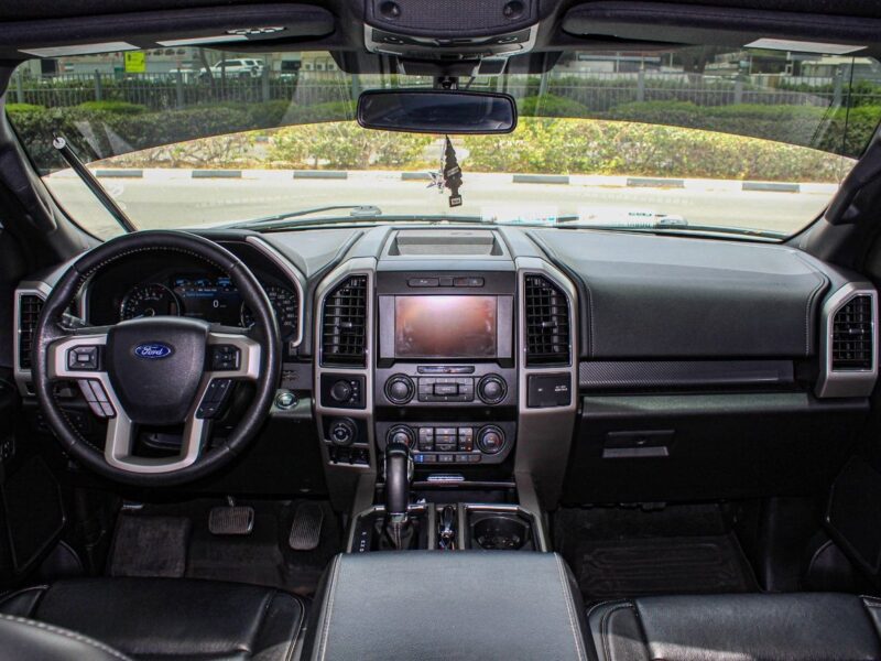2020 FORD F-150 LARIAT 5.0 Litres 8 Cylinders Petrol Engine White Black Pickup Truck
