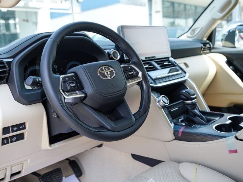 2026 Toyota Land Cruiser VXR Hybrid 3.5-liter twin-turbo V6 Engine Black Beige SUV GCC Specs