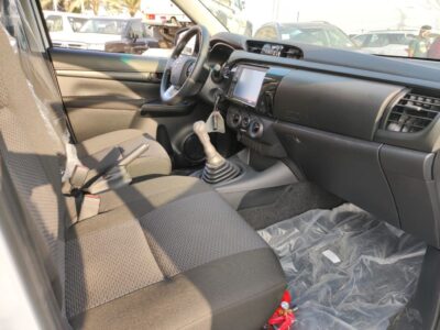 2026 Toyota Hilux SR5 Double Cabin 2.4L Diesel 4 Cylinders Turbo Engine White Black Pickup
