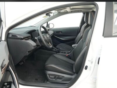 2026 TOYOTA COROLLA 2.0L Dynamic Force Petrol 4 Cylinders Engine White Black Sedan
