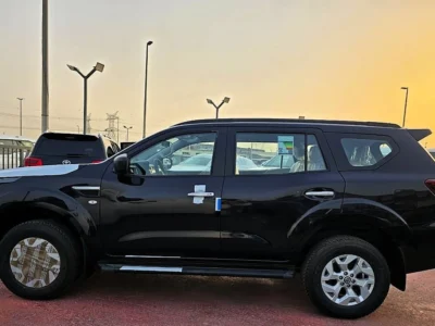 2023 Nissan XTERRA SE 2.5 Litres 4 Cylinders Petrol Engine Black Grey SUV GCC Specs