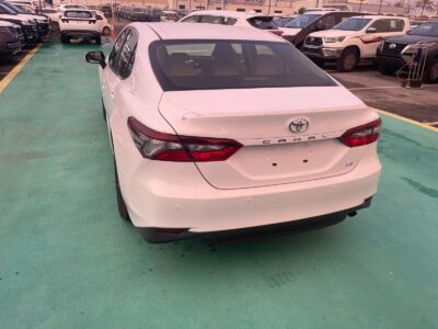 2026 Toyota Camry LE 2.5L Dynamic Force 4 Cylinder Hybrid Petrol White Beige Sedan GCC
