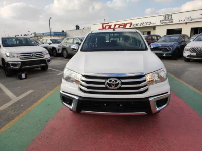 2026 Toyota Hilux SR5 Double Cabin 2.4L Diesel 4 Cylinders Turbo Engine White Black Pickup