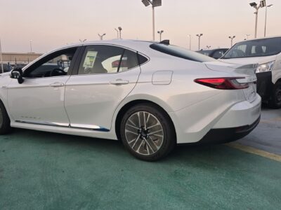 2026 Toyota Camry LE 2.5L Dynamic Force 4 Cylinder Hybrid Petrol White Beige Sedan GCC