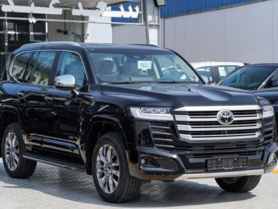 2026 Toyota Land Cruiser VXR Hybrid 3.5-liter twin-turbo V6 Engine Black Beige SUV GCC Specs