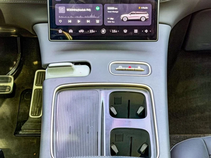2022 Nio EL8 100 kWh Electric Vehicle Grey Black SUV European Specs Automatic