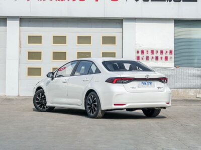 2026 TOYOTA COROLLA 2.0L Dynamic Force Petrol 4 Cylinders Engine White Black Sedan
