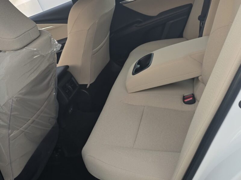 2026 Toyota Camry LE 2.5L Dynamic Force 4 Cylinder Hybrid Petrol White Beige Sedan GCC