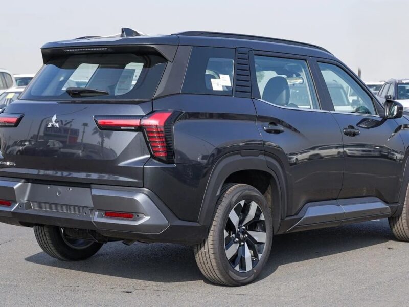 2026 Mitsubishi Destinator 1.5-liter turbocharged 4-cylinder Petrol Engine Grey SUV GCC