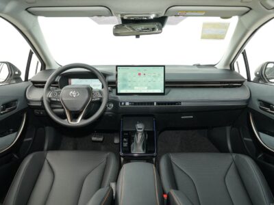 2026 TOYOTA COROLLA 2.0L Dynamic Force Petrol 4 Cylinders Engine White Black Sedan