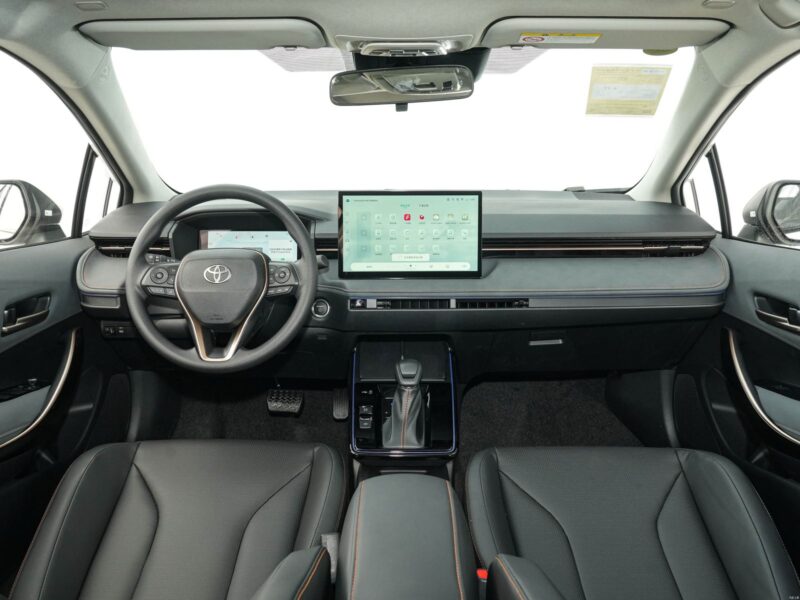 2026 TOYOTA COROLLA 2.0L Dynamic Force Petrol 4 Cylinders Engine White Black Sedan